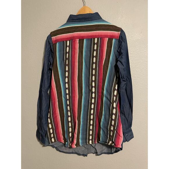 Crazy Train Womens Top Medium Chambray Aztec Embroidered Pearl Snap Southwestern - Picture 1 of 7